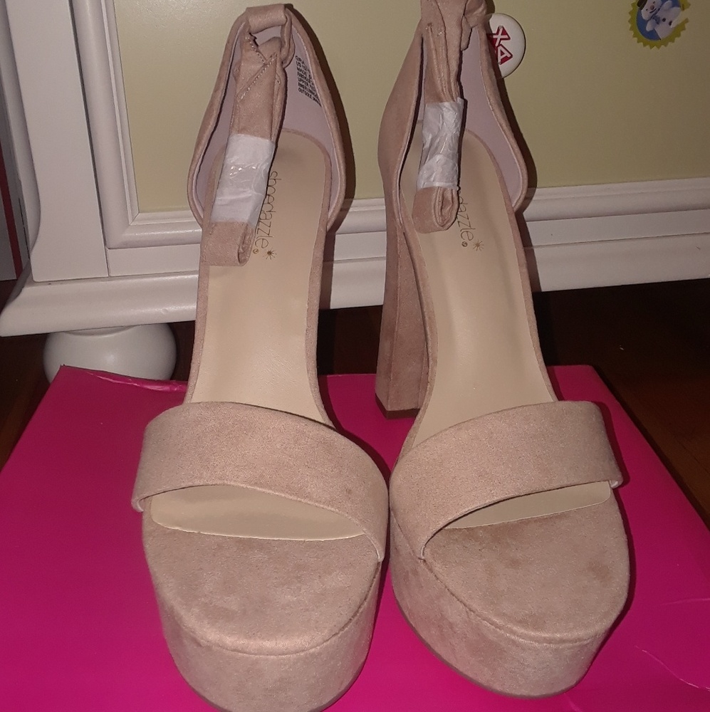 Women's shoes